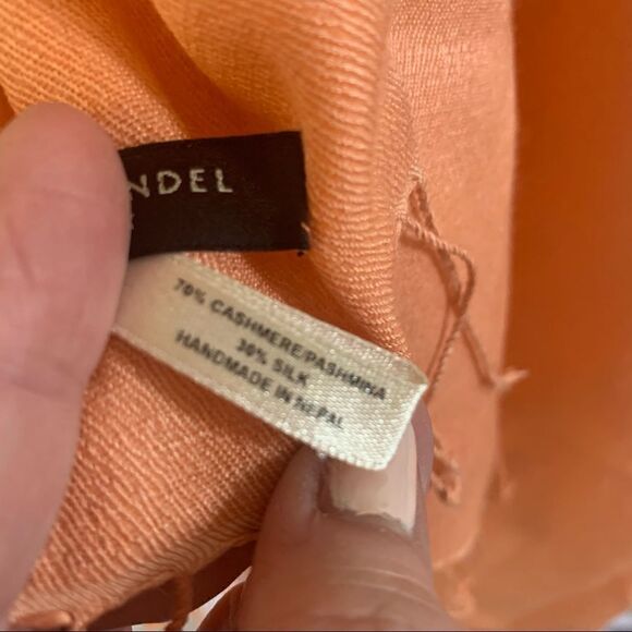 HENRI BENDEL Cashmere Pashmina - Picture 6 of 10